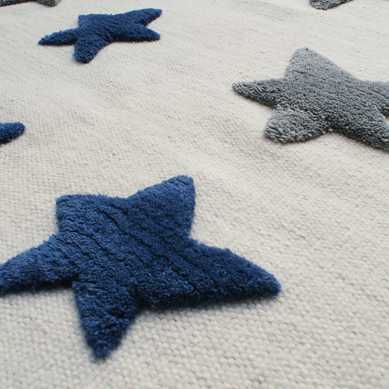 Happy Rugs Tapis enfant Seastar - Laine - Bleu marine - 120 x 180 cm 2 Happy Rugs Tapis enfant Seastar - Laine - Bleu marine - 120 x 180 cm – Image 2