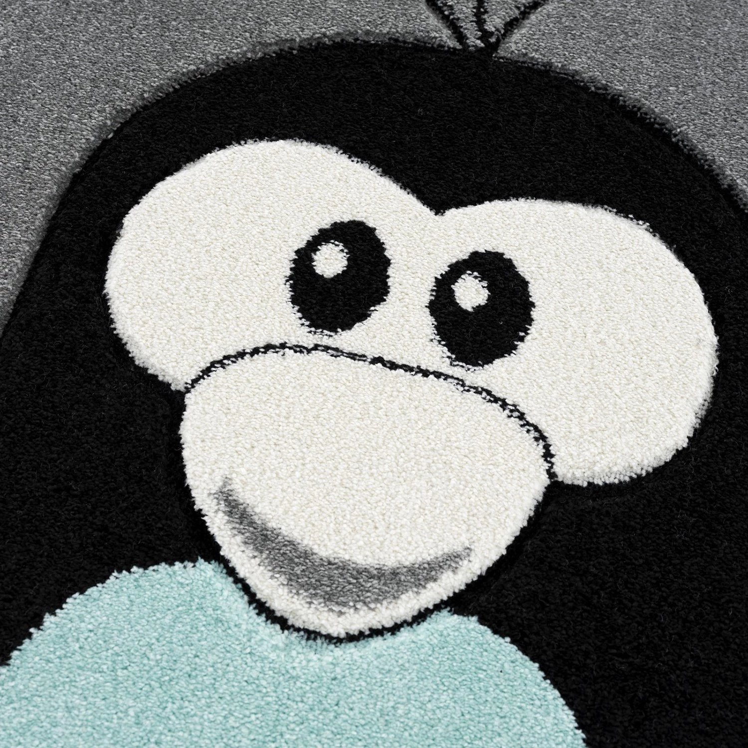 Svanhilde Tapis enfant Pingouin Elliot - Microfibre - Gris / Noir 3 Svanhilde Tapis enfant Pingouin Elliot - Microfibre - Gris / Noir – Image 3